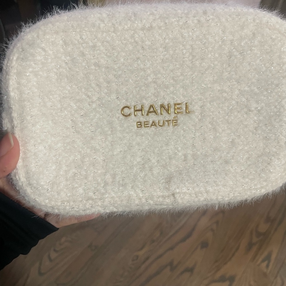 Chanel Beauté Cream Cosmetic Bag